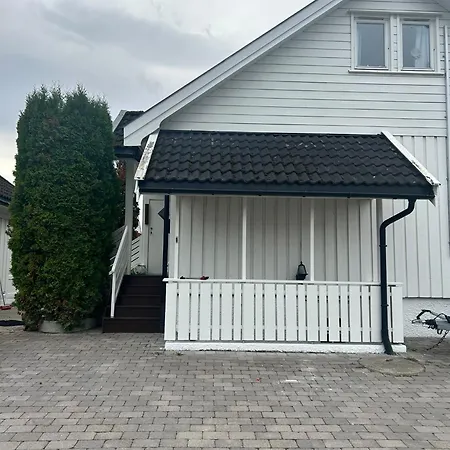 Apartment Family & Airport