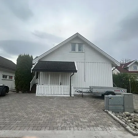 Family & Airport Apartment *